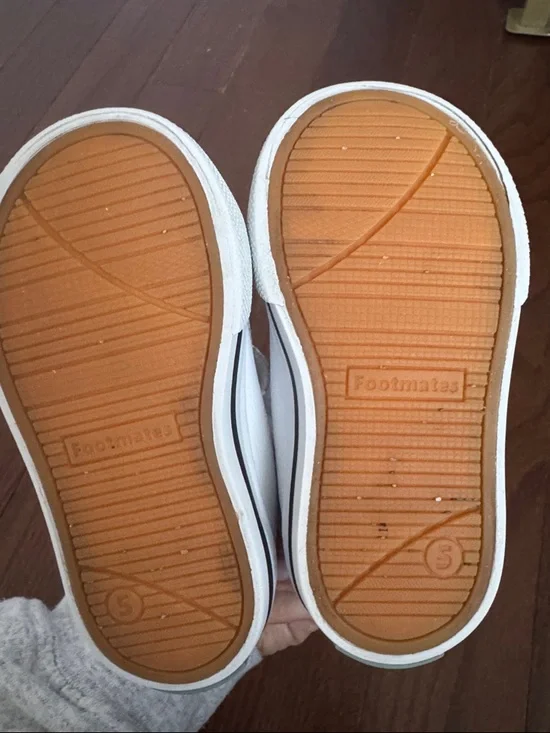 Footmates Kids White High-Top Sneakers with Black Star Accent - Picture 3 of 4